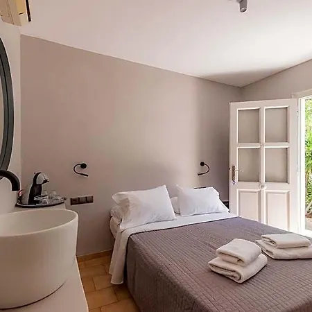 Apartahotel Rania Sea View 3*